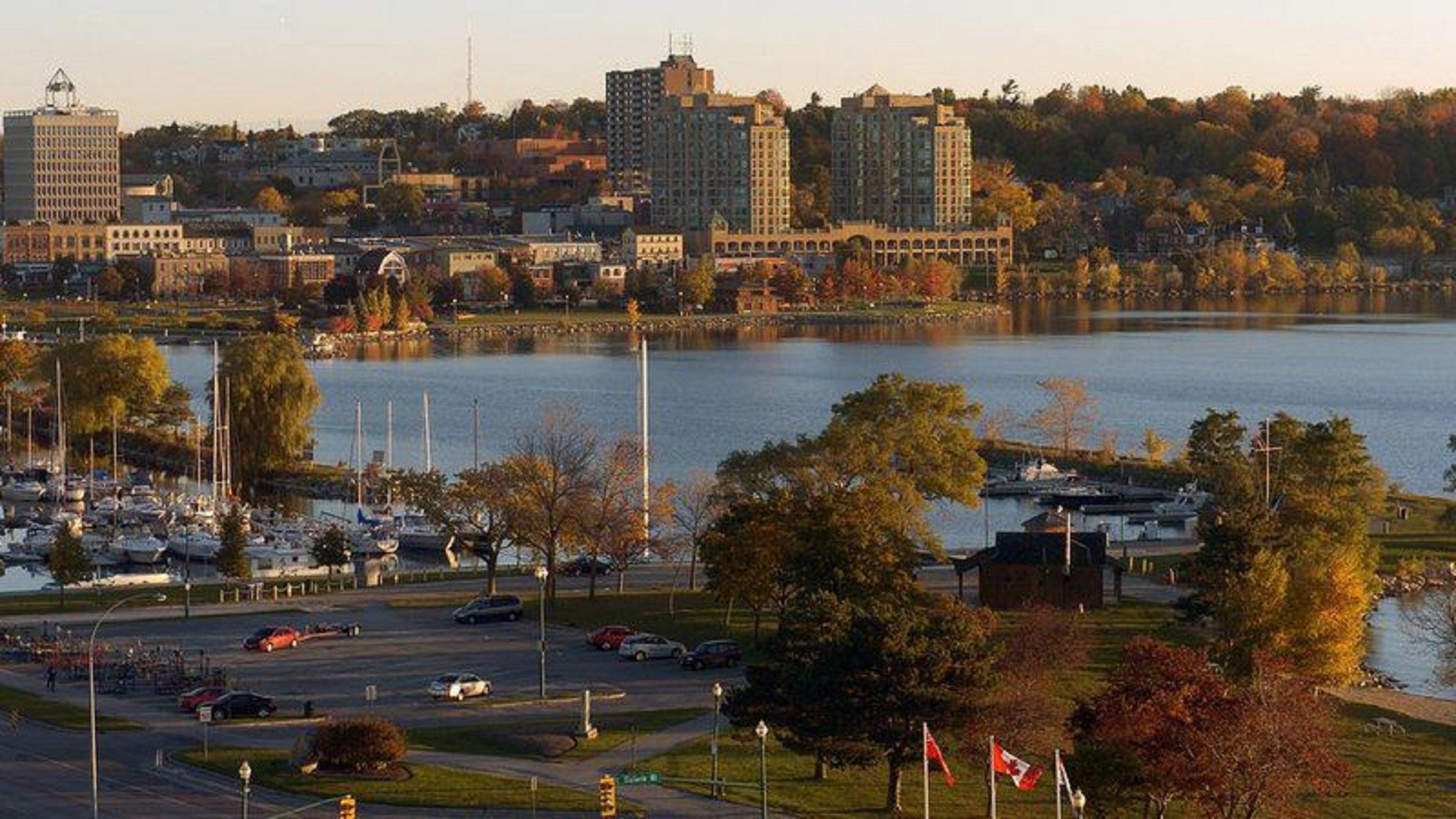 Holiday Inn Express Hotel & Suites Barrie By Ihg Exteriör bild