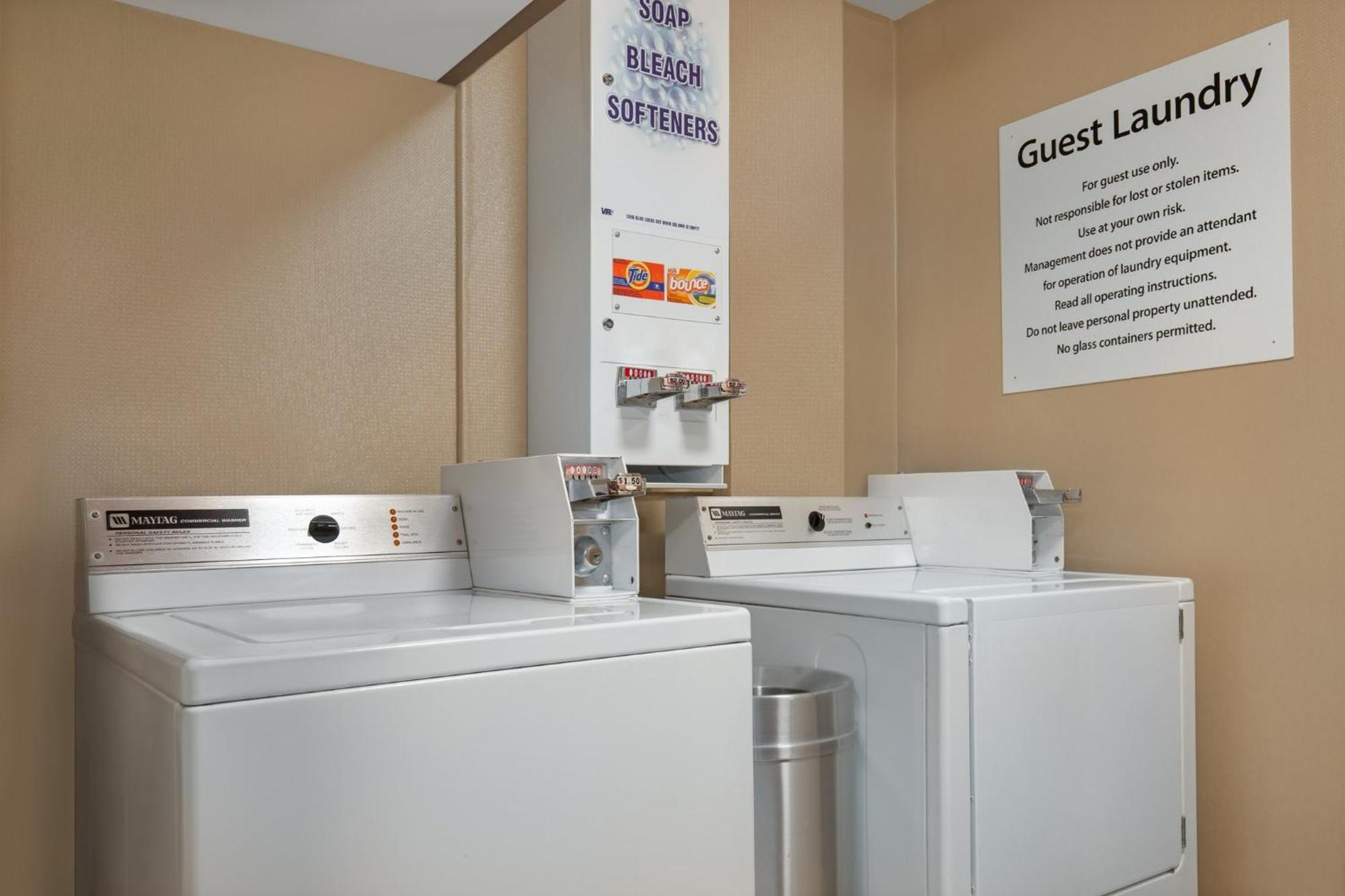 Holiday Inn Express Hotel & Suites Barrie By Ihg Exteriör bild