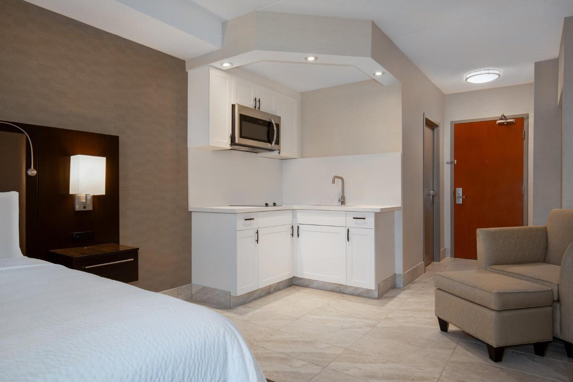 Holiday Inn Express Hotel & Suites Barrie By Ihg Exteriör bild