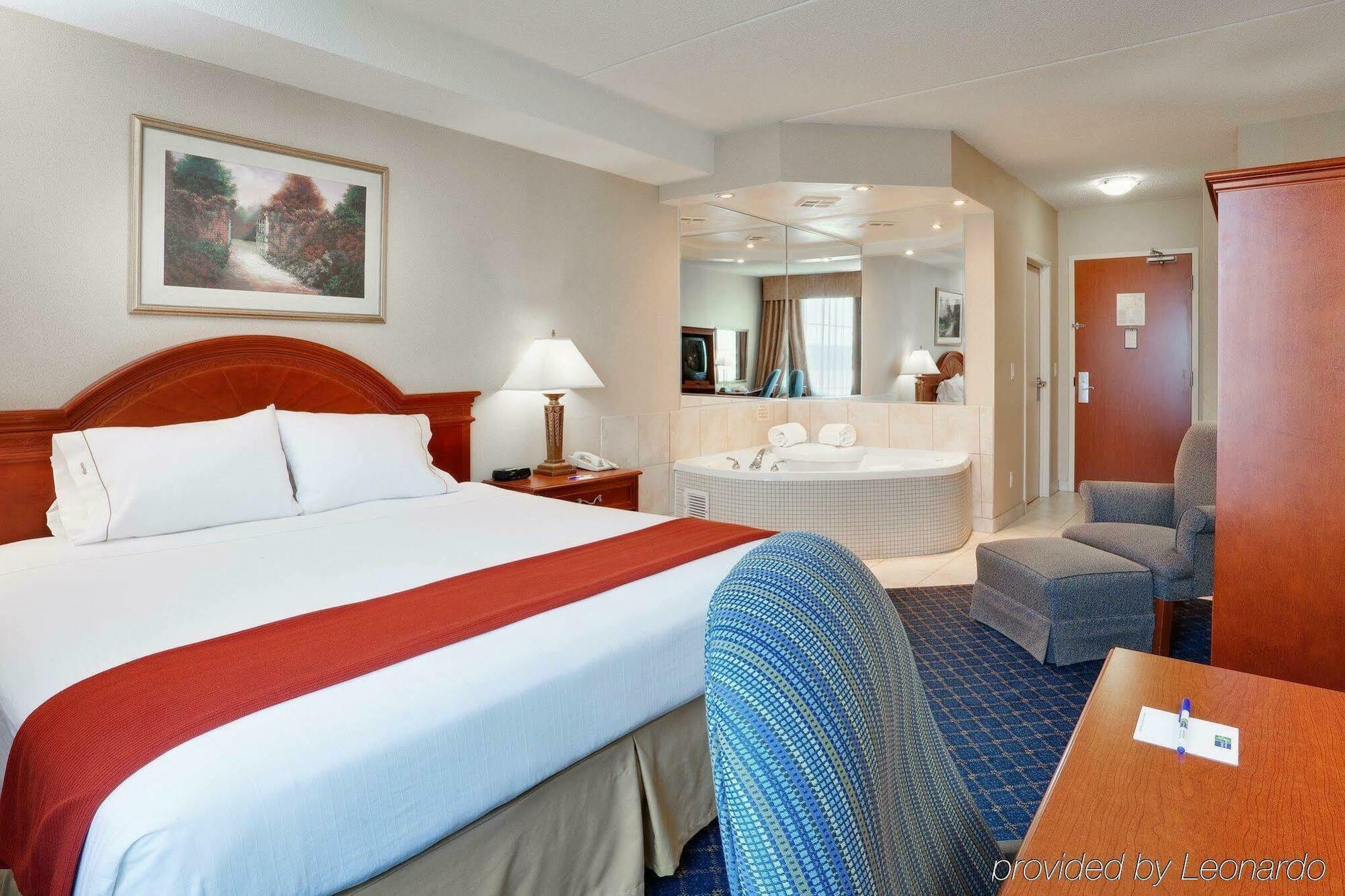 Holiday Inn Express Hotel & Suites Barrie By Ihg Exteriör bild